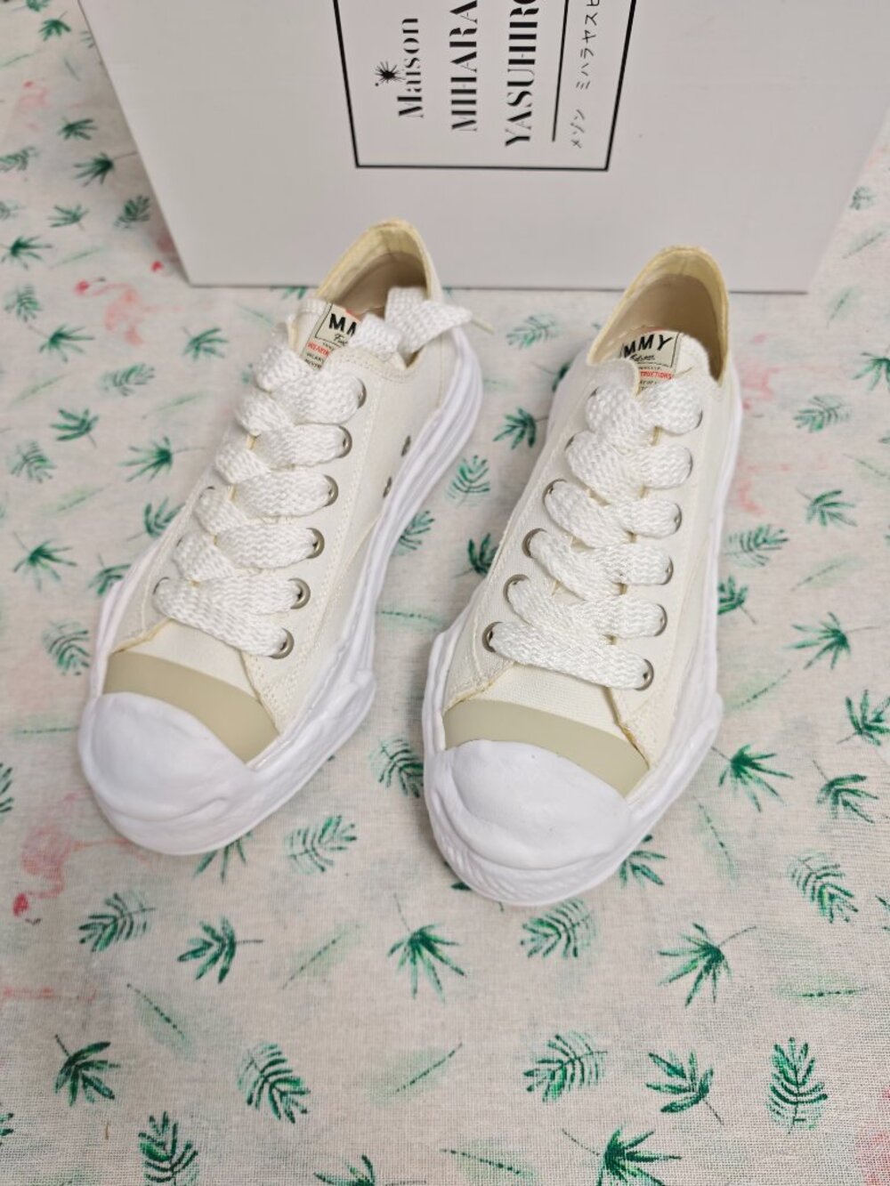 Maison Mihara Yasuhiro MMY White Canvas Low-Top Sneakers, Original Sole